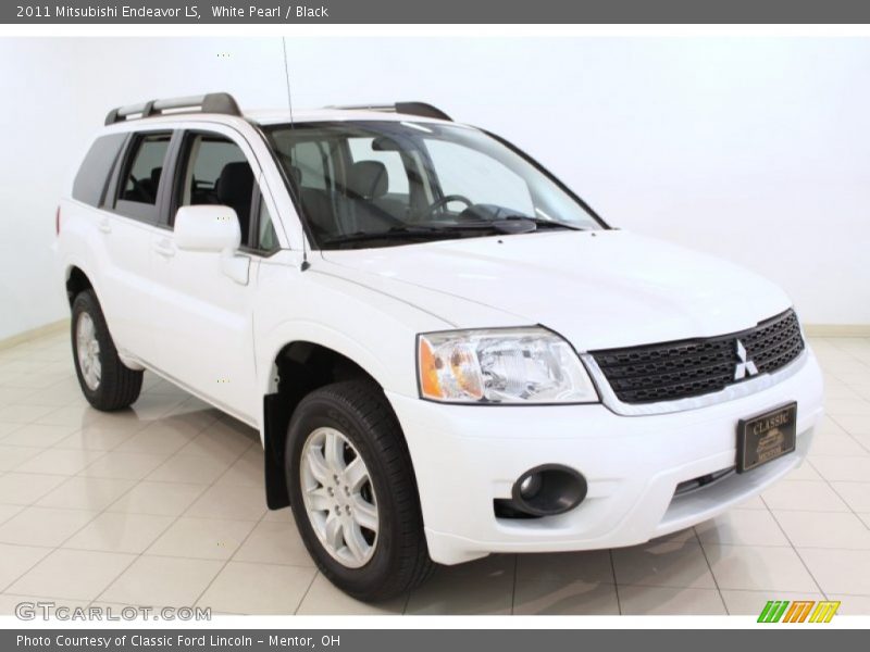 White Pearl / Black 2011 Mitsubishi Endeavor LS