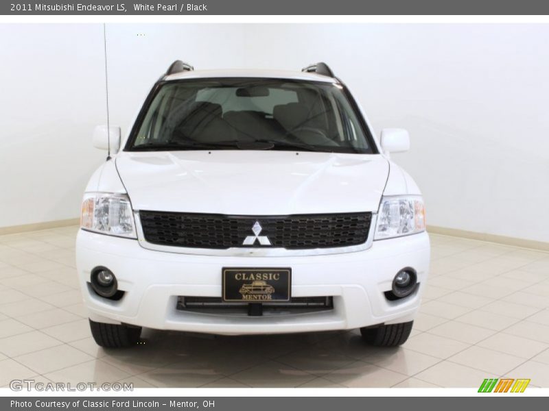 White Pearl / Black 2011 Mitsubishi Endeavor LS