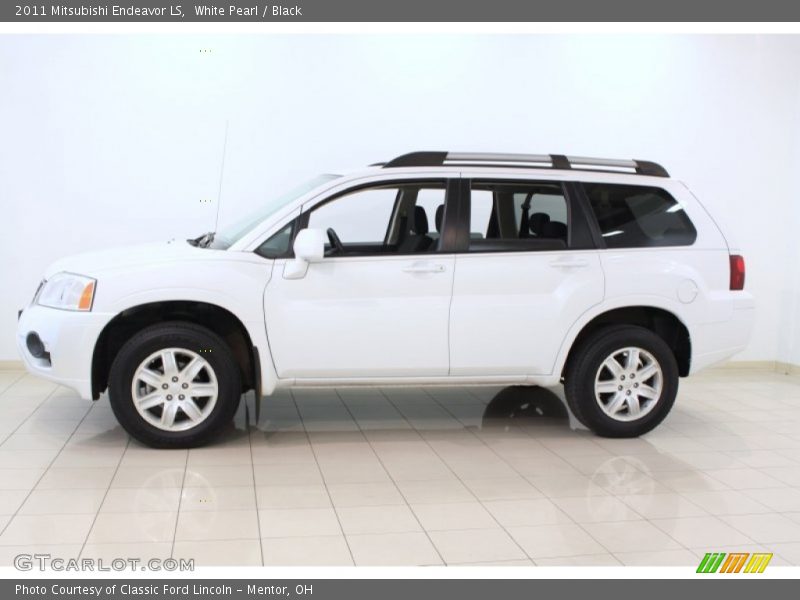 White Pearl / Black 2011 Mitsubishi Endeavor LS