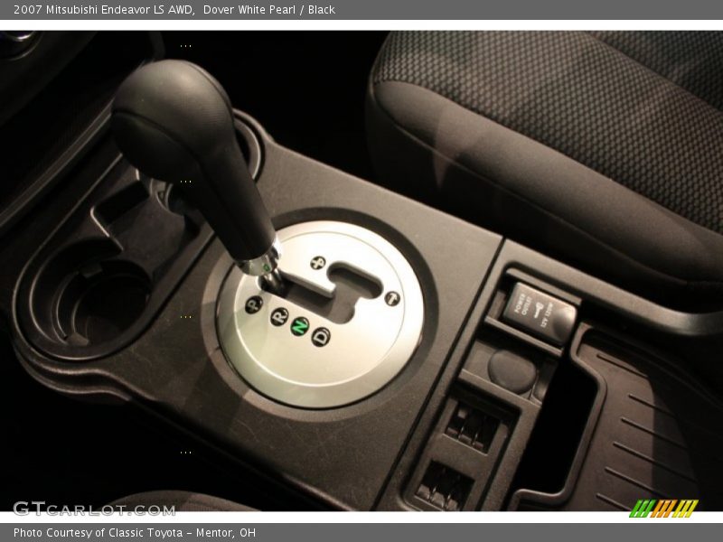 Dover White Pearl / Black 2007 Mitsubishi Endeavor LS AWD