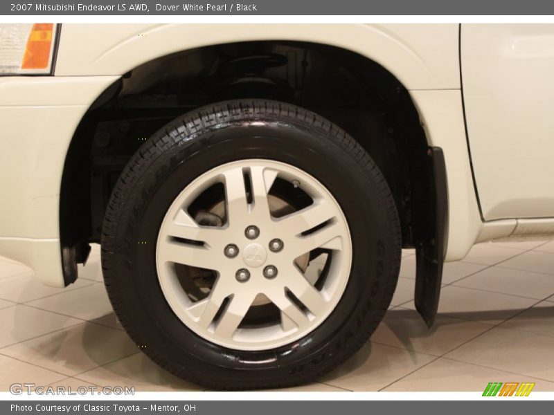 Dover White Pearl / Black 2007 Mitsubishi Endeavor LS AWD
