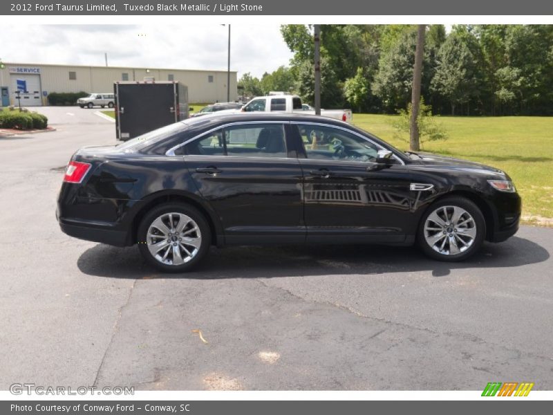 Tuxedo Black Metallic / Light Stone 2012 Ford Taurus Limited