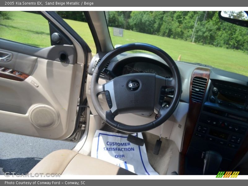 Sand Beige Metallic / Beige 2005 Kia Sorento EX