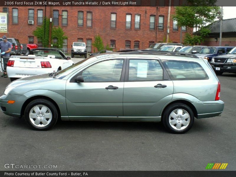 Light Tundra Metallic / Dark Flint/Light Flint 2006 Ford Focus ZXW SE Wagon