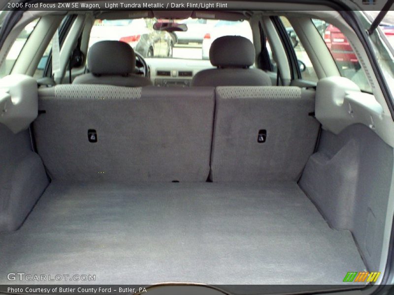  2006 Focus ZXW SE Wagon Trunk