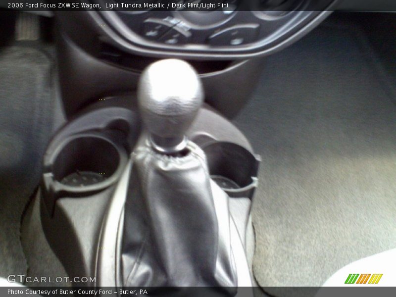 Light Tundra Metallic / Dark Flint/Light Flint 2006 Ford Focus ZXW SE Wagon