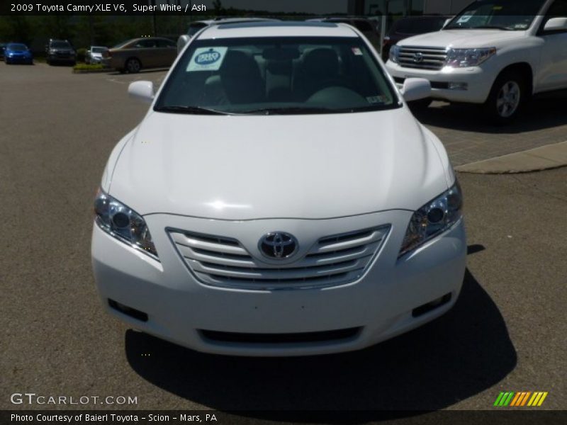 Super White / Ash 2009 Toyota Camry XLE V6