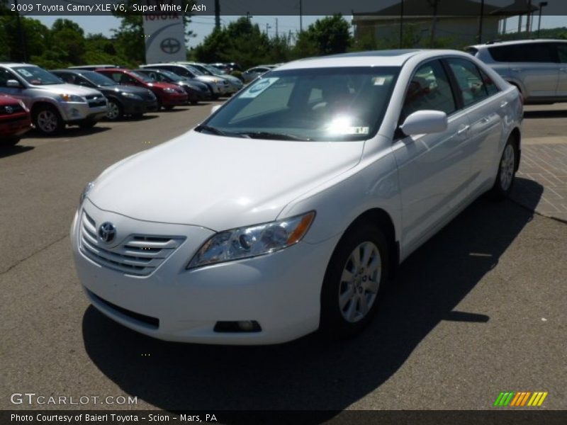 Super White / Ash 2009 Toyota Camry XLE V6