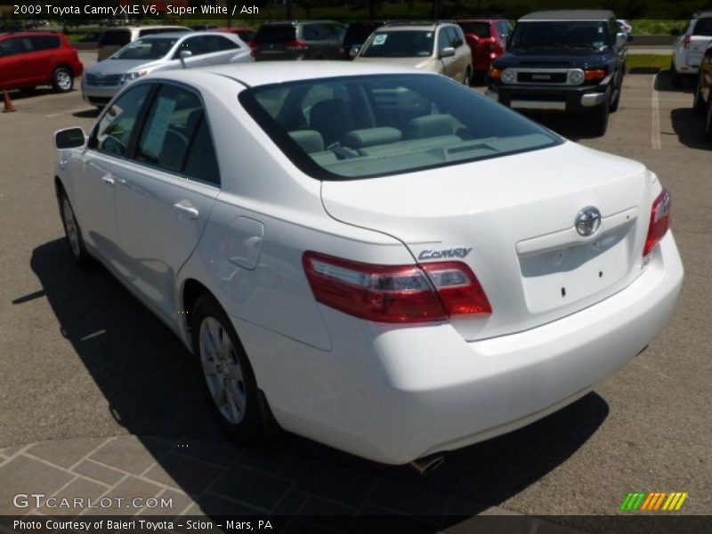 Super White / Ash 2009 Toyota Camry XLE V6