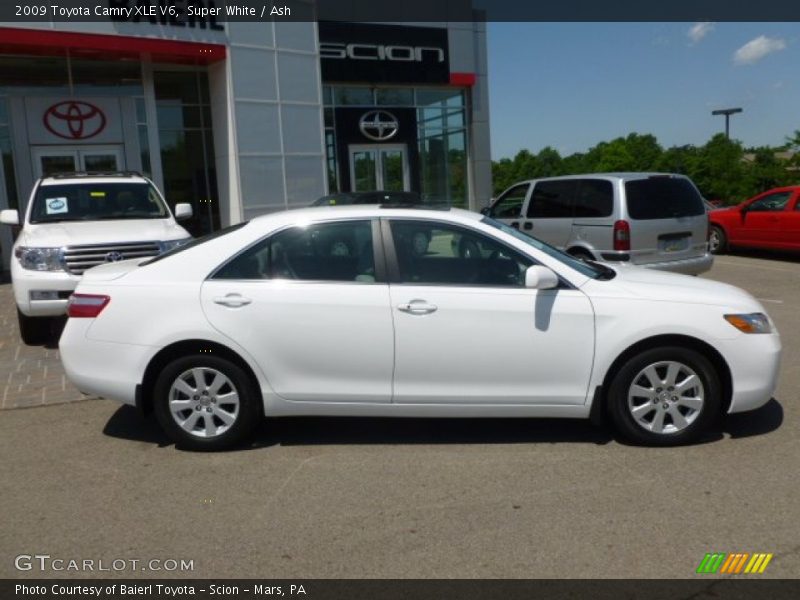 Super White / Ash 2009 Toyota Camry XLE V6