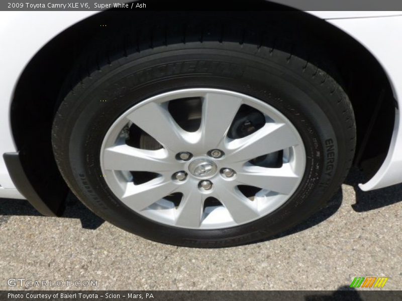 Super White / Ash 2009 Toyota Camry XLE V6