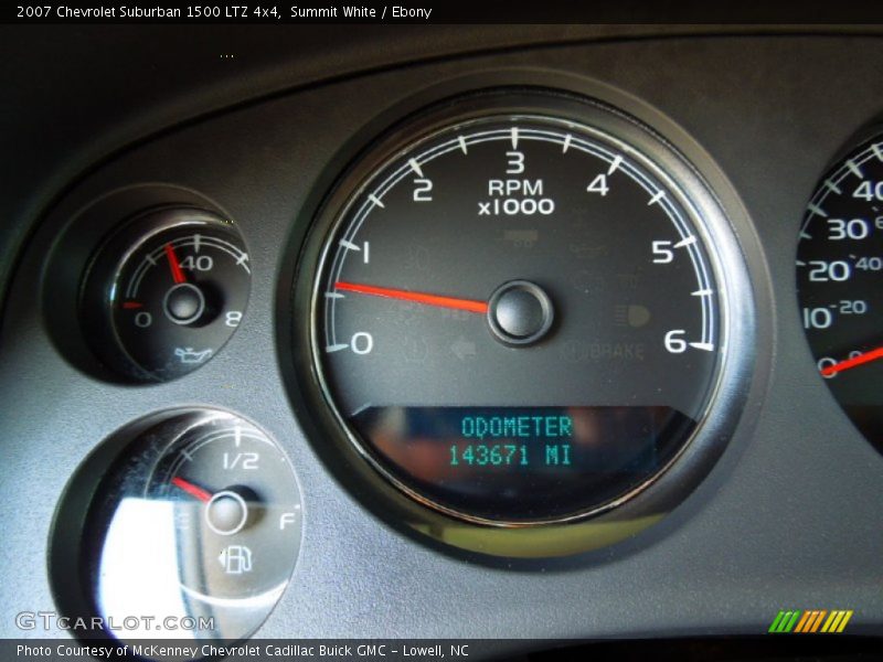 Summit White / Ebony 2007 Chevrolet Suburban 1500 LTZ 4x4