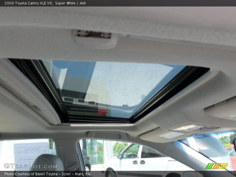 Super White / Ash 2009 Toyota Camry XLE V6