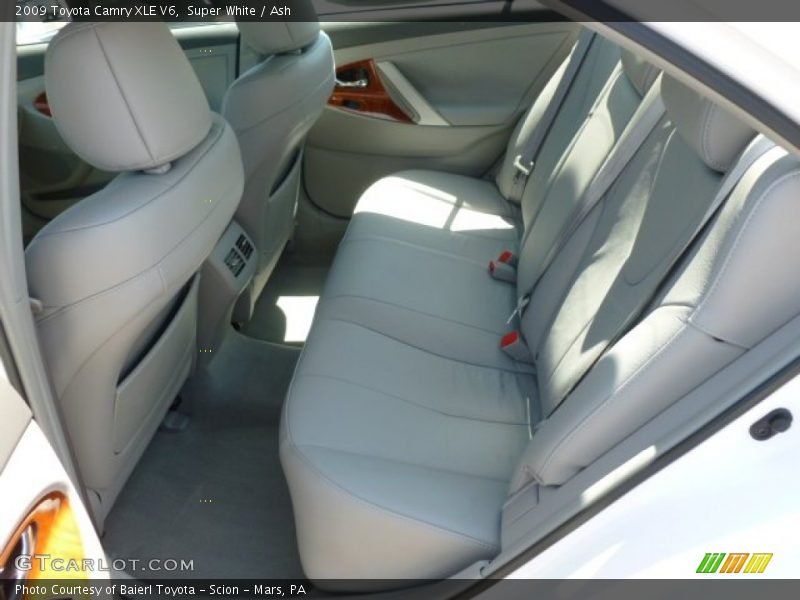 Super White / Ash 2009 Toyota Camry XLE V6