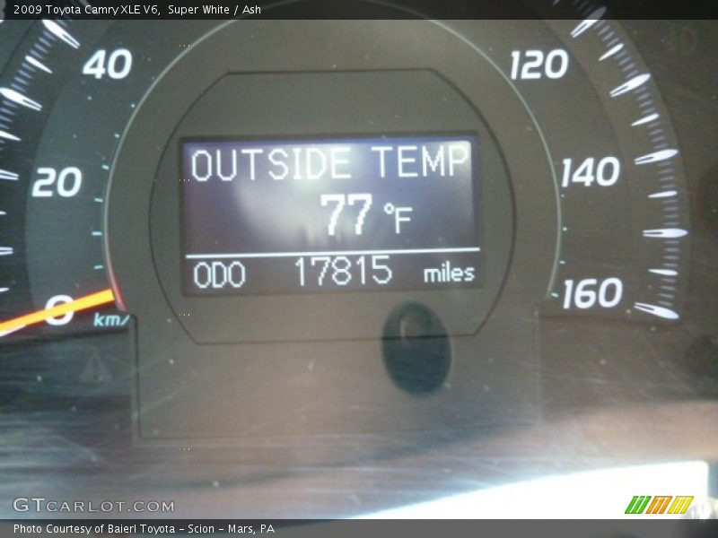Super White / Ash 2009 Toyota Camry XLE V6