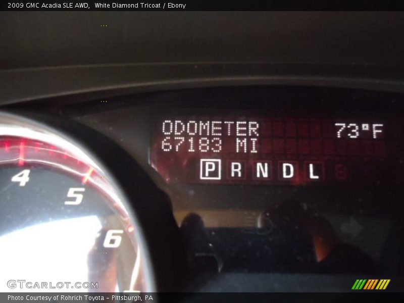 White Diamond Tricoat / Ebony 2009 GMC Acadia SLE AWD