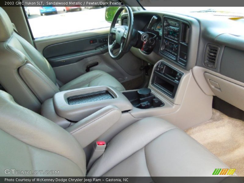 Dashboard of 2003 Yukon SLT