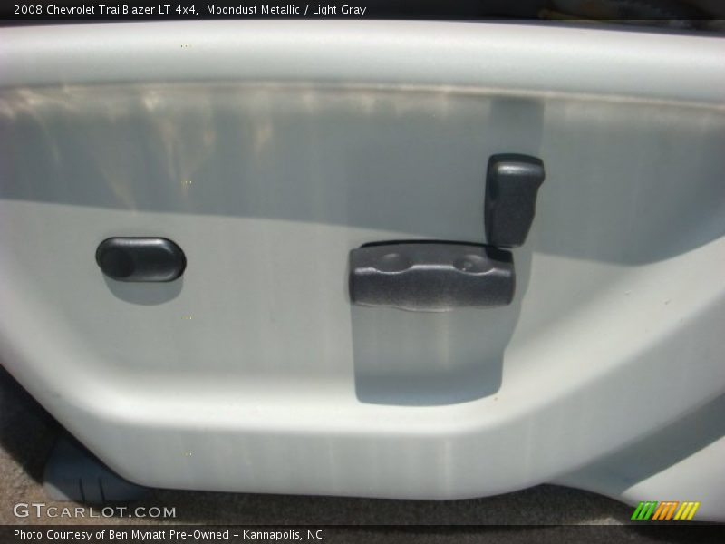 Moondust Metallic / Light Gray 2008 Chevrolet TrailBlazer LT 4x4