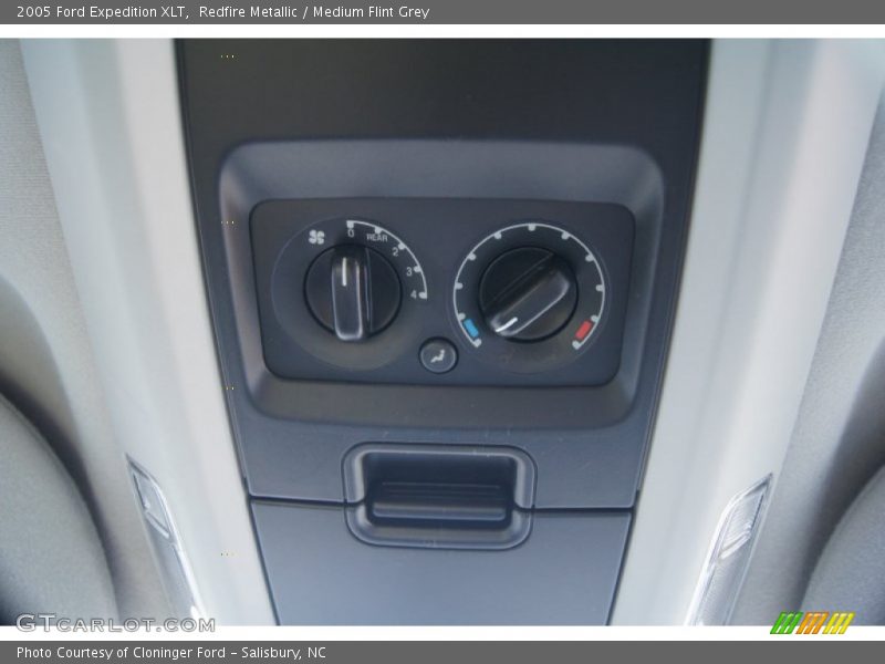Redfire Metallic / Medium Flint Grey 2005 Ford Expedition XLT