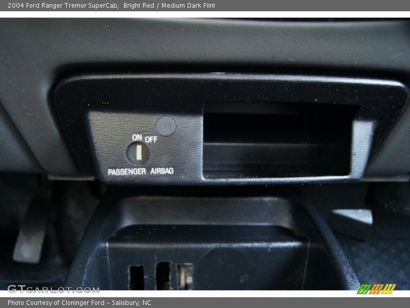 Bright Red / Medium Dark Flint 2004 Ford Ranger Tremor SuperCab