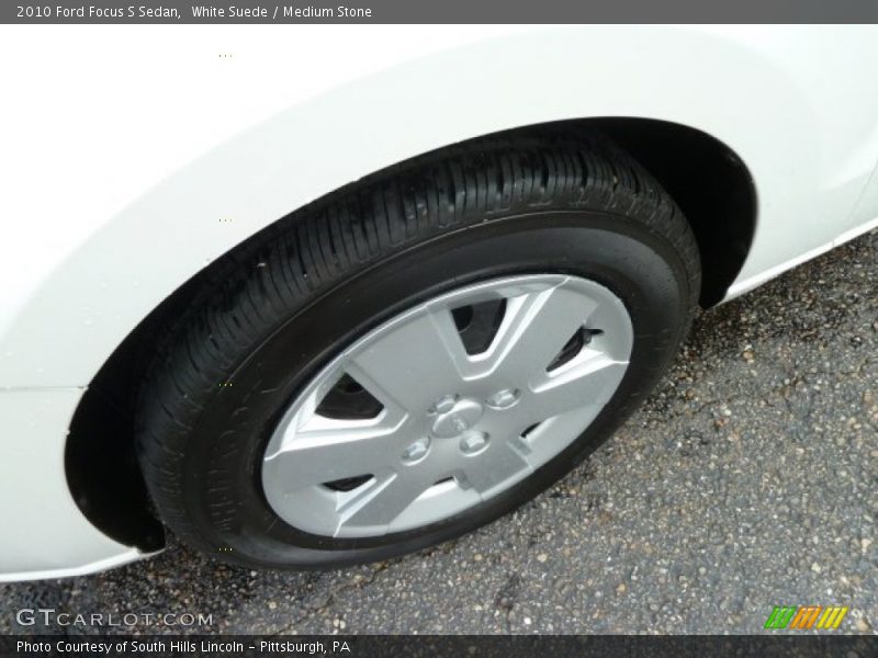 White Suede / Medium Stone 2010 Ford Focus S Sedan