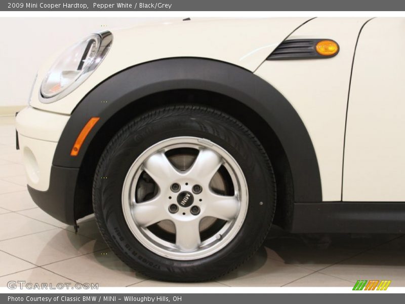Pepper White / Black/Grey 2009 Mini Cooper Hardtop