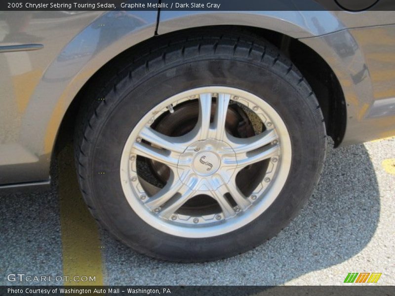 Graphite Metallic / Dark Slate Gray 2005 Chrysler Sebring Touring Sedan