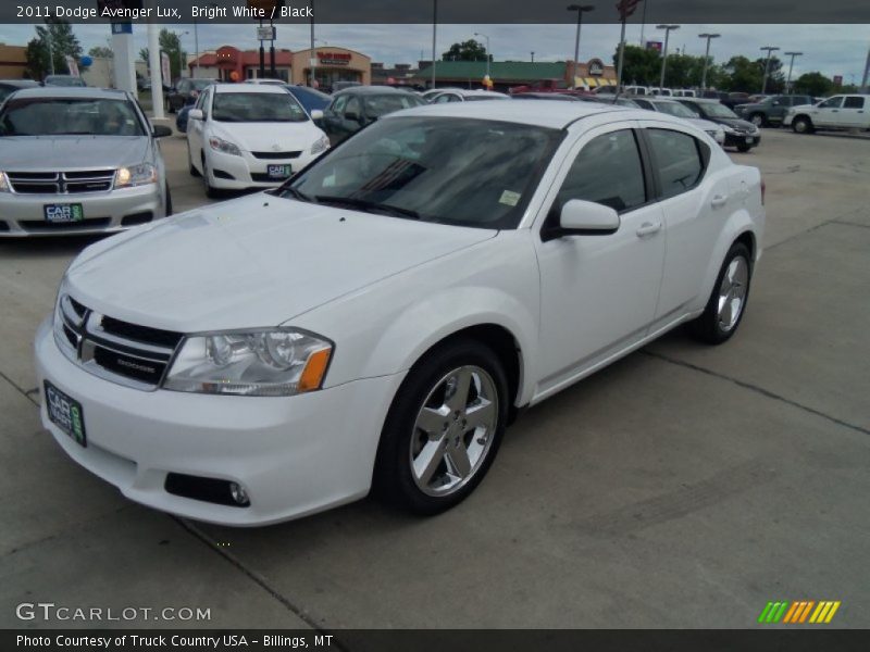 Bright White / Black 2011 Dodge Avenger Lux