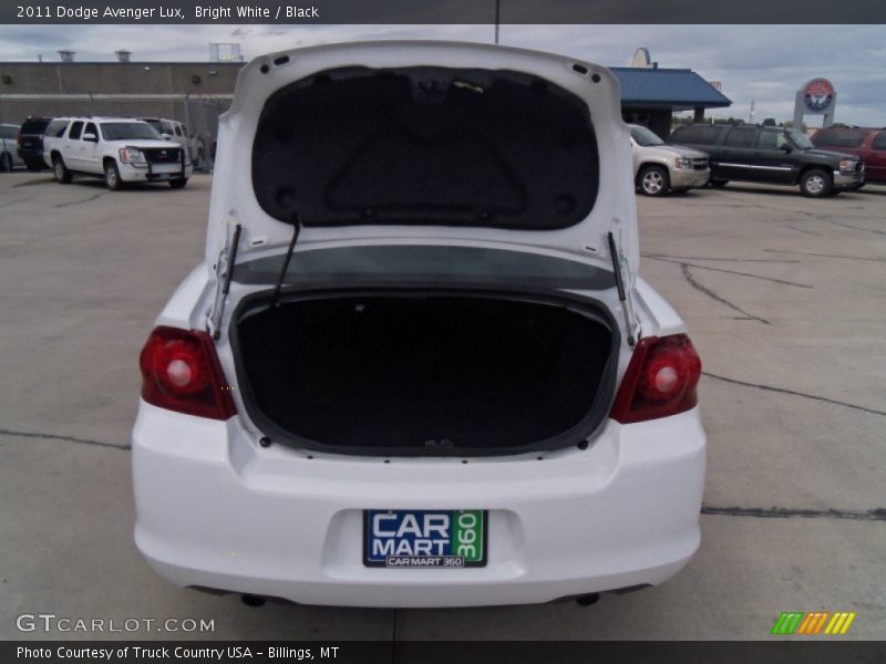 Bright White / Black 2011 Dodge Avenger Lux
