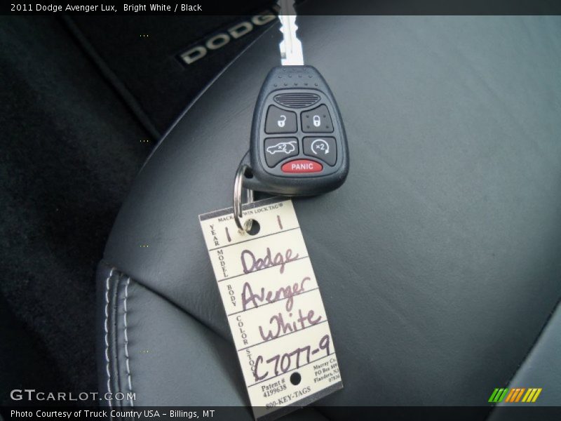Bright White / Black 2011 Dodge Avenger Lux