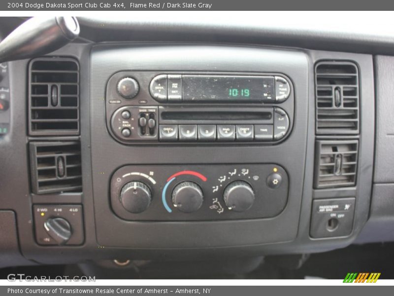 Controls of 2004 Dakota Sport Club Cab 4x4