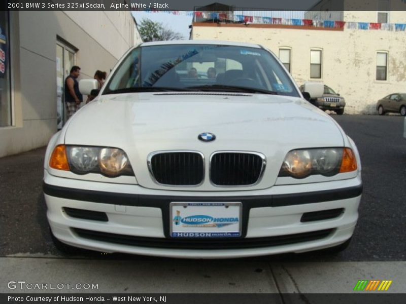 Alpine White / Black 2001 BMW 3 Series 325xi Sedan