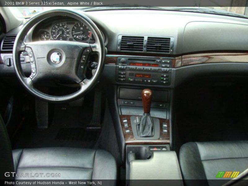 Alpine White / Black 2001 BMW 3 Series 325xi Sedan