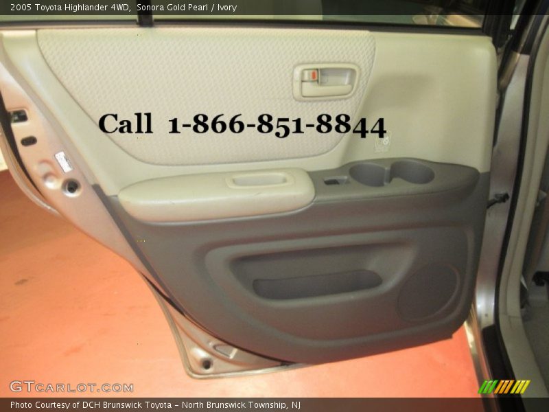 Sonora Gold Pearl / Ivory 2005 Toyota Highlander 4WD