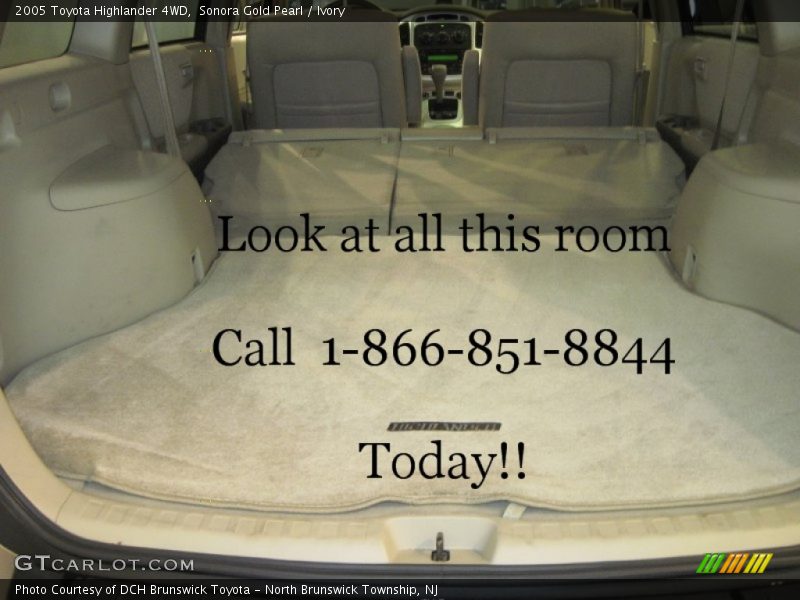 Sonora Gold Pearl / Ivory 2005 Toyota Highlander 4WD