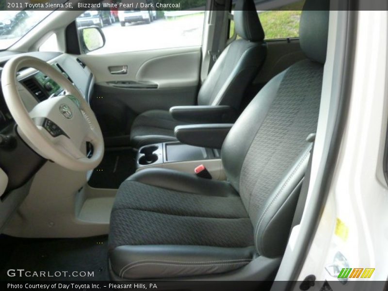 Blizzard White Pearl / Dark Charcoal 2011 Toyota Sienna SE