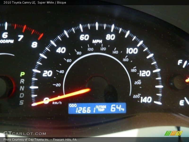 Super White / Bisque 2010 Toyota Camry LE