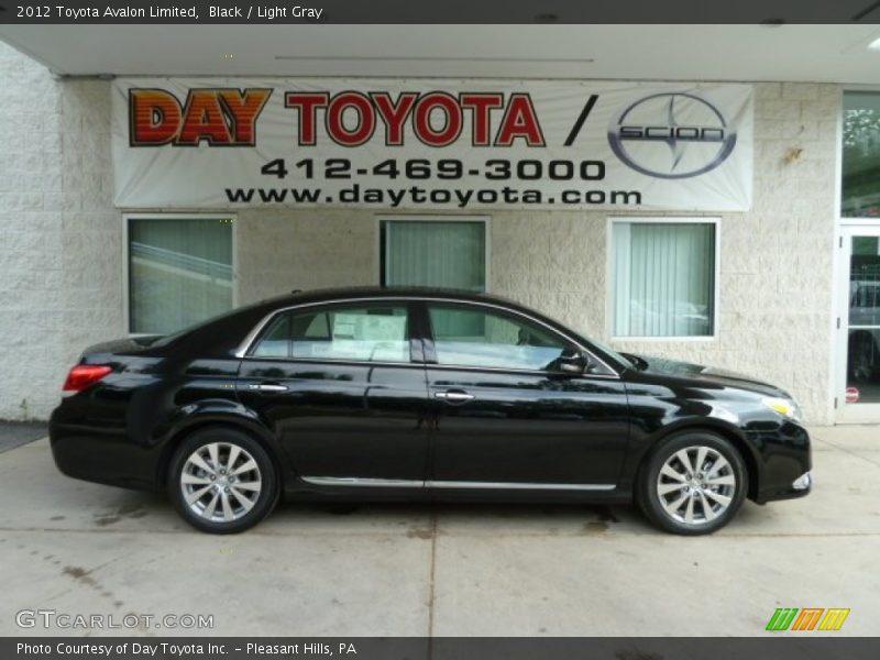 Black / Light Gray 2012 Toyota Avalon Limited