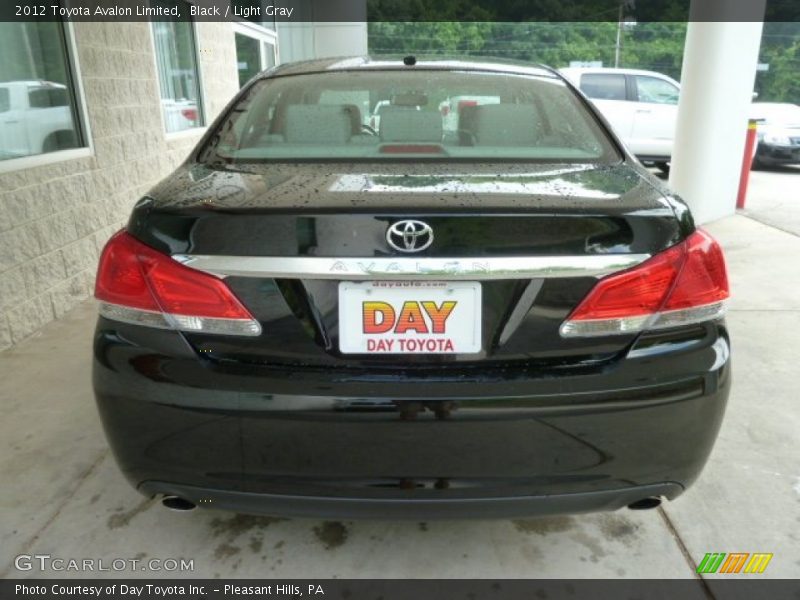 Black / Light Gray 2012 Toyota Avalon Limited