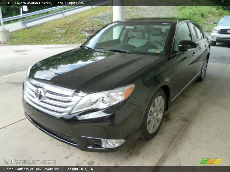 Black / Light Gray 2012 Toyota Avalon Limited