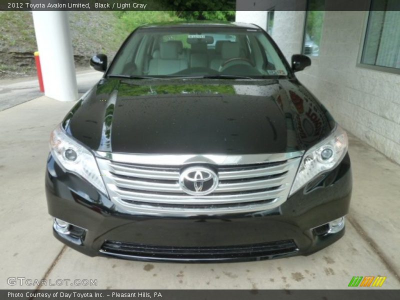 Black / Light Gray 2012 Toyota Avalon Limited