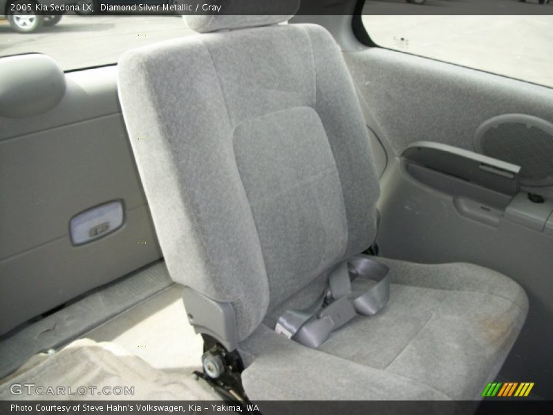 Diamond Silver Metallic / Gray 2005 Kia Sedona LX