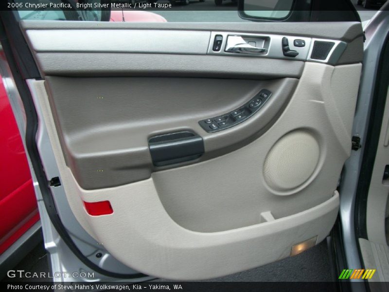 Bright Silver Metallic / Light Taupe 2006 Chrysler Pacifica
