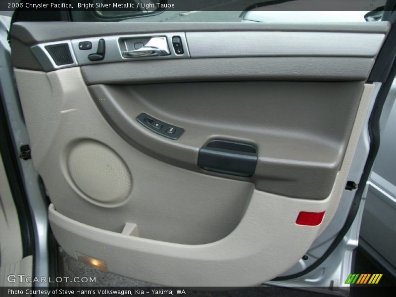 Bright Silver Metallic / Light Taupe 2006 Chrysler Pacifica