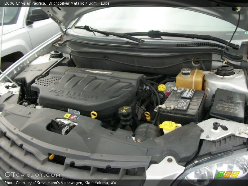Bright Silver Metallic / Light Taupe 2006 Chrysler Pacifica