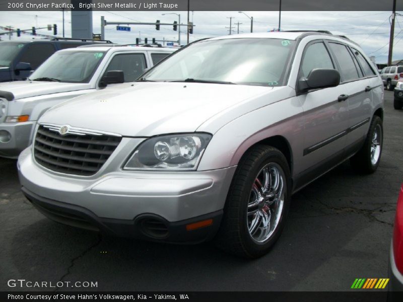 Bright Silver Metallic / Light Taupe 2006 Chrysler Pacifica
