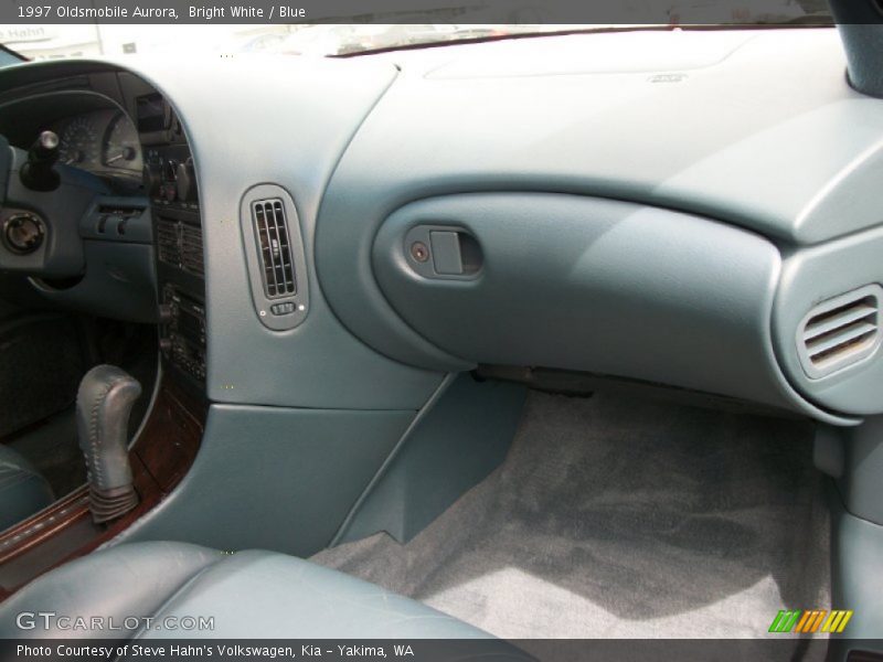 Bright White / Blue 1997 Oldsmobile Aurora