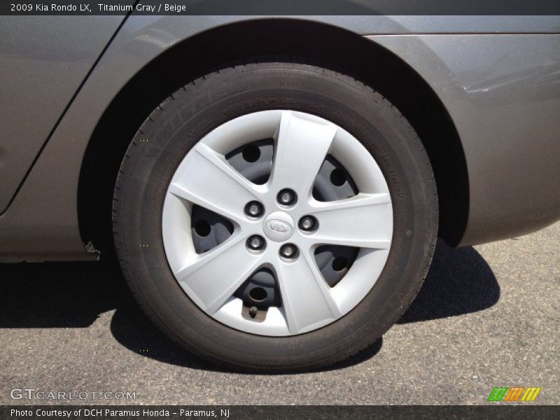 Titanium Gray / Beige 2009 Kia Rondo LX