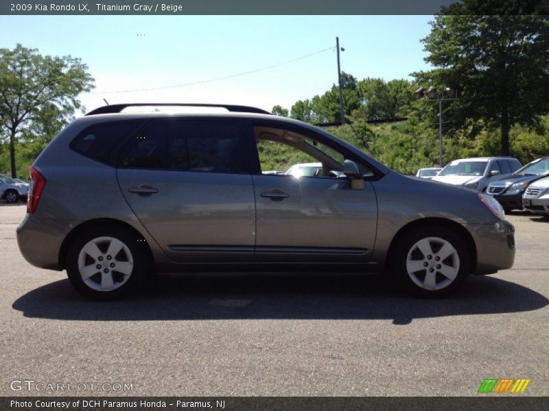 Titanium Gray / Beige 2009 Kia Rondo LX