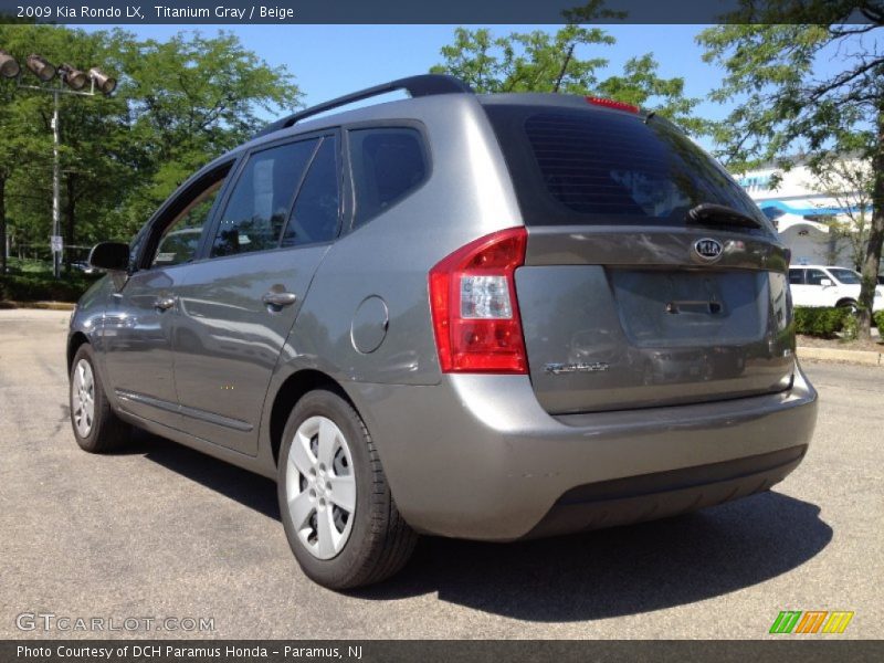 Titanium Gray / Beige 2009 Kia Rondo LX